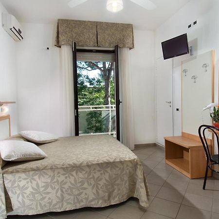 Hotel Trieste Cervia Ngoại thất bức ảnh