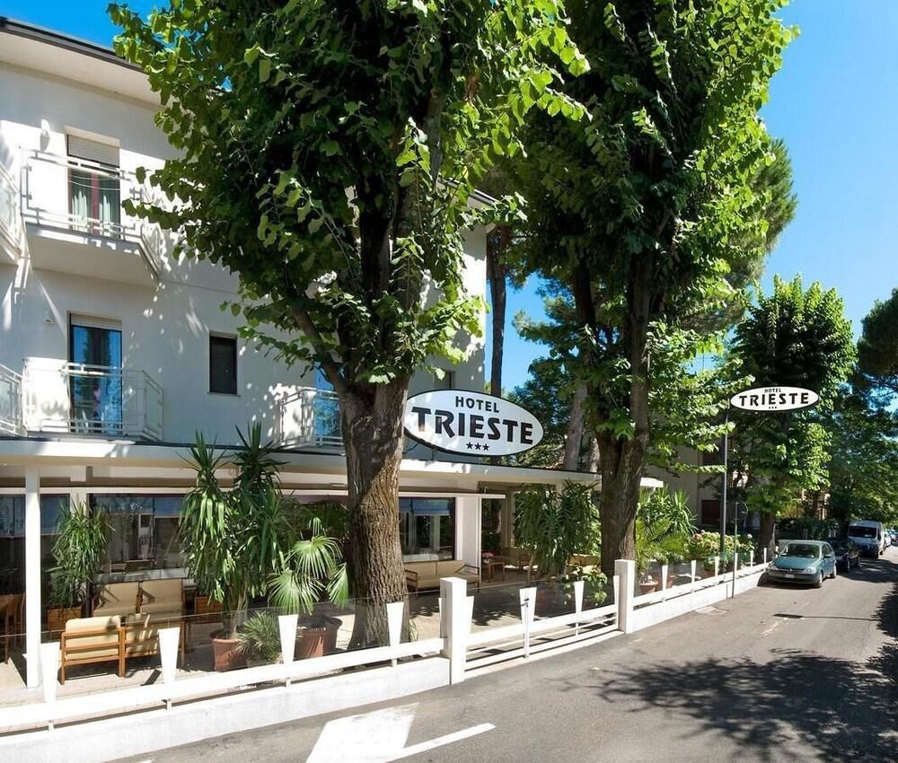 Hotel Trieste Cervia Ngoại thất bức ảnh