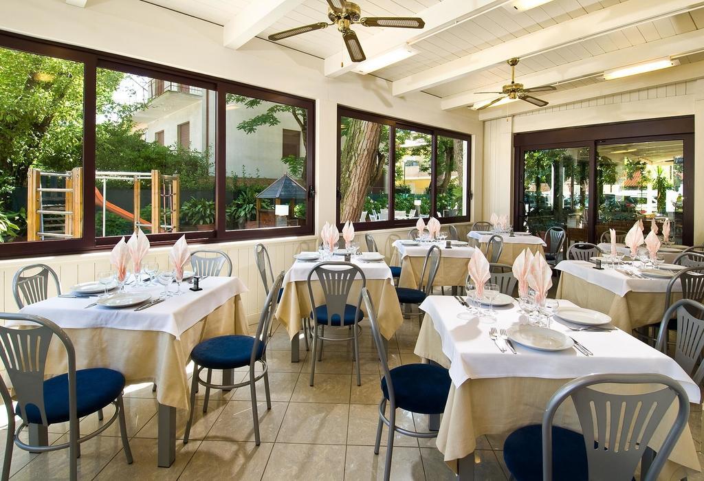 Hotel Trieste Cervia Ngoại thất bức ảnh