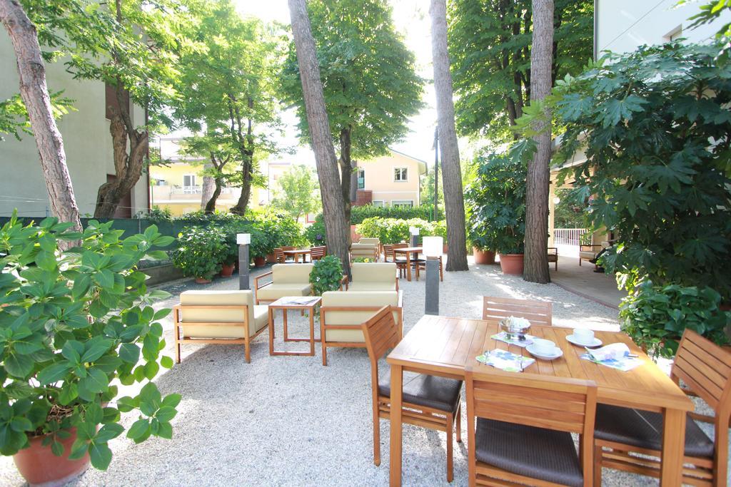 Hotel Trieste Cervia Ngoại thất bức ảnh